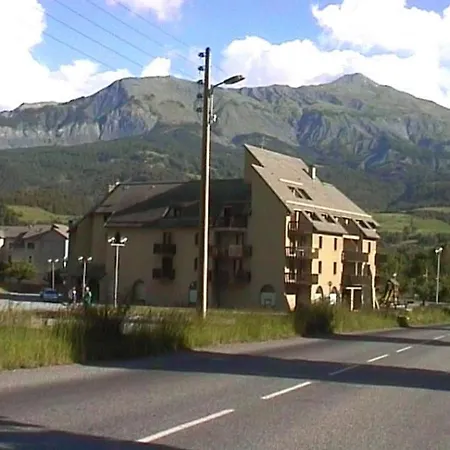 Village A 28 * Jausiers